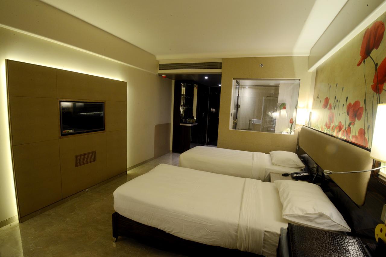 Sai Palace Grand, Malad Bombaj Exteriér fotografie